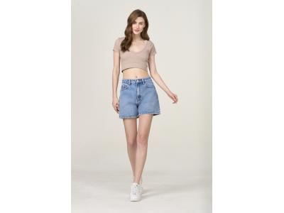 casual versatile denim shorts